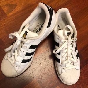 Adidas Regular fit
Leather upper&lining